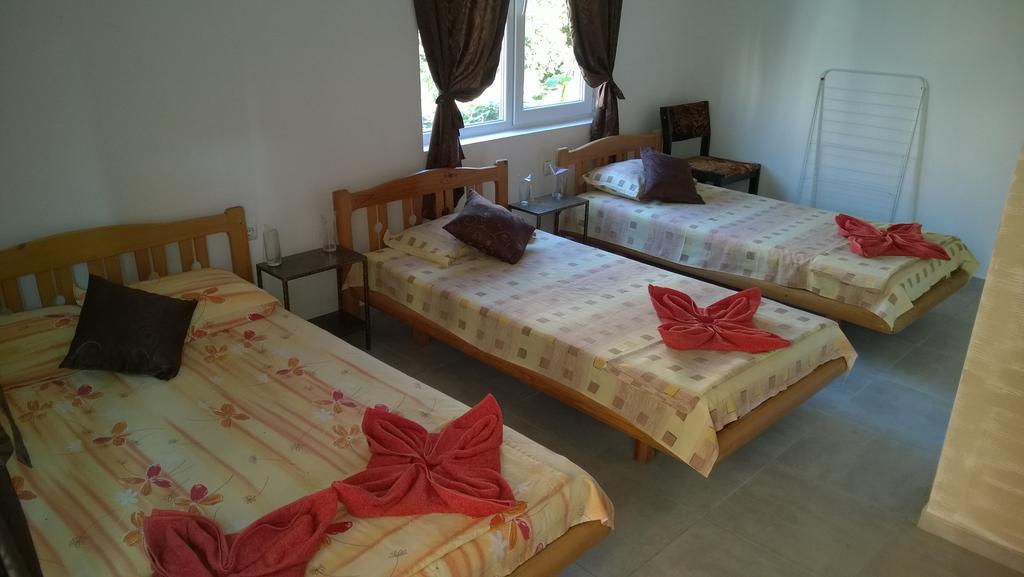 Dracena Guesthouse Ravda Exterior photo